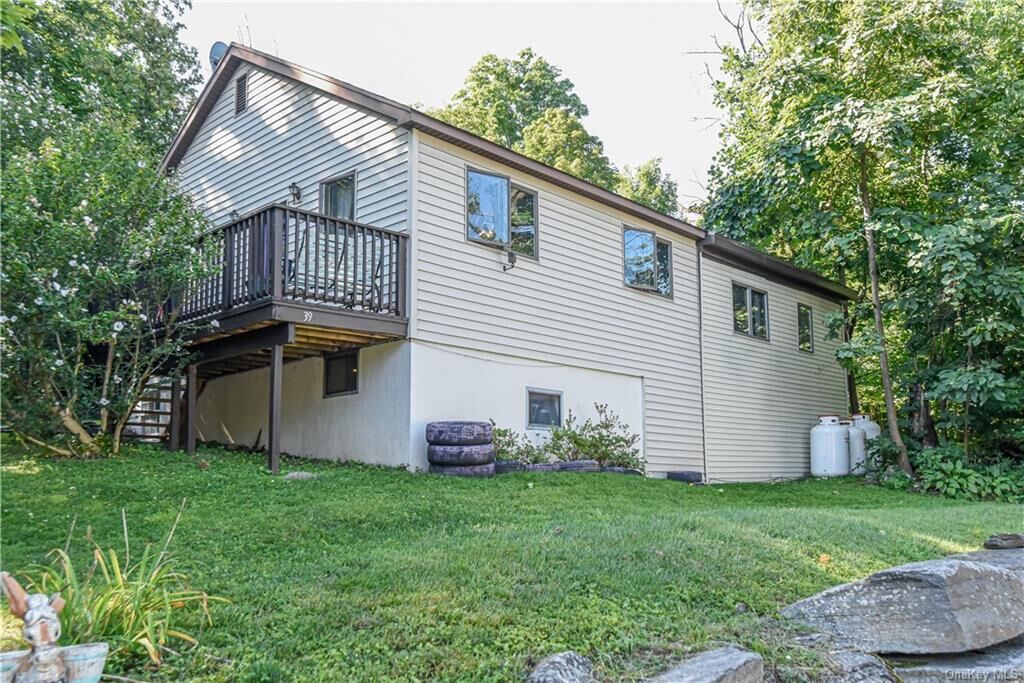 Property Photo:  39 Sylvan Trail  NY 10950 