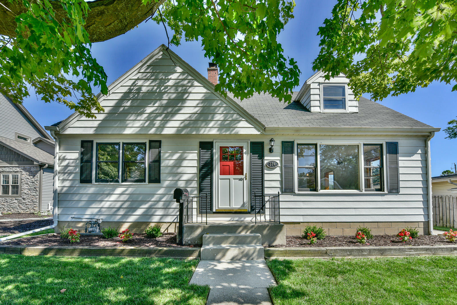 Property Photo: 224 Menomonee Ave WI 53172