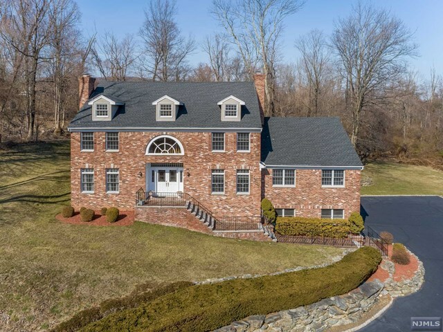 Property Photo:  11 Sherbrooke Drive  NJ 07035 