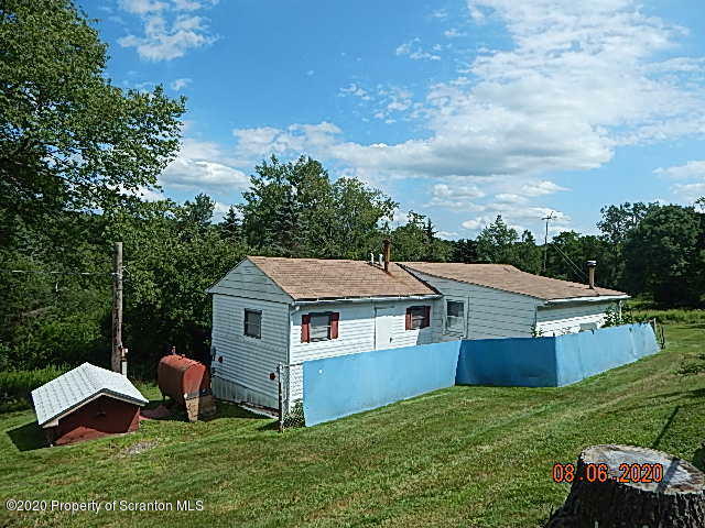 Property Photo:  2076 Ararat Road  PA 18465 