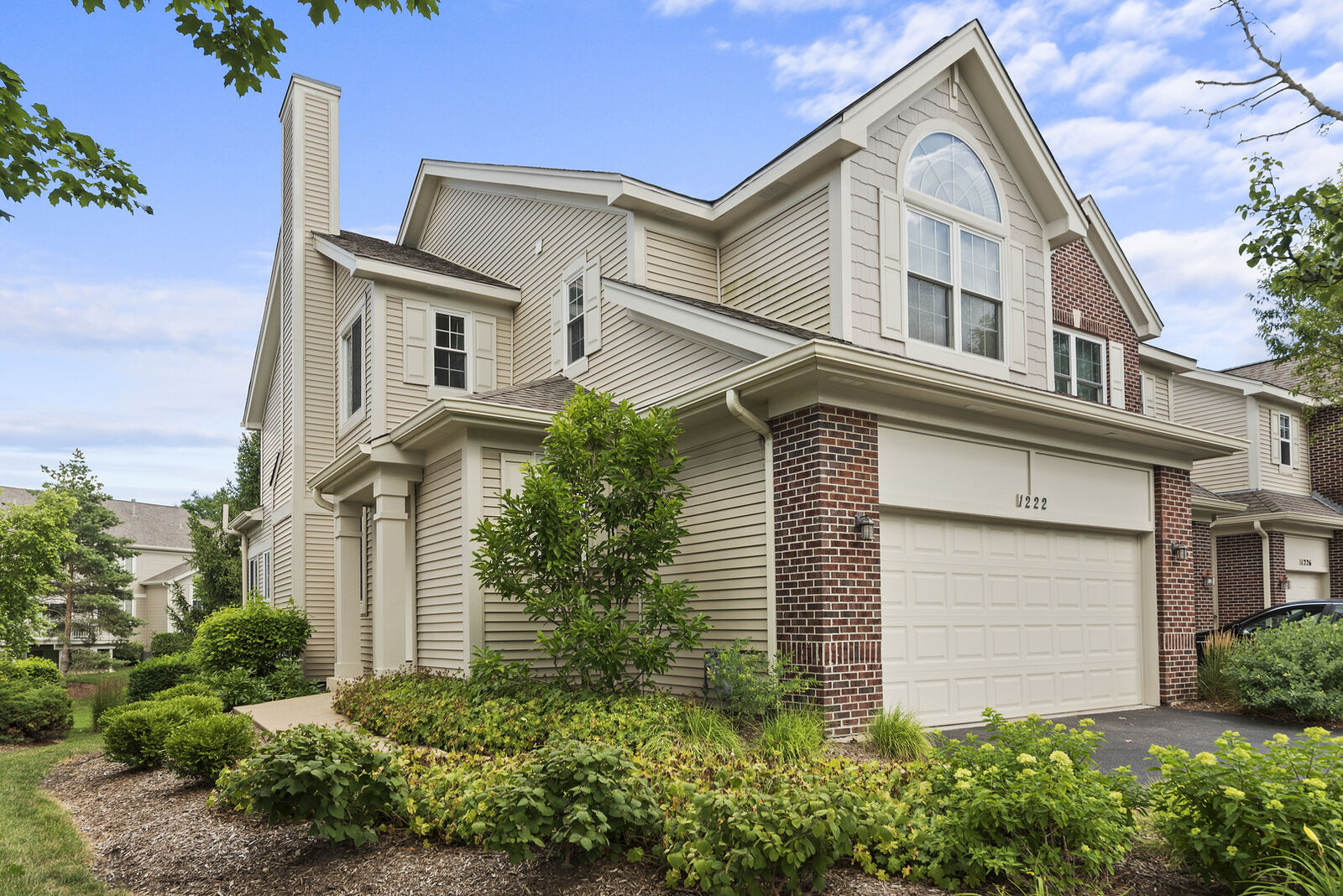 Property Photo: 1222 Townes Circle IL 60502