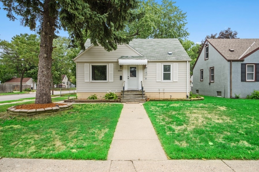 Property Photo: 5044 Aldrich Avenue N MN 55430