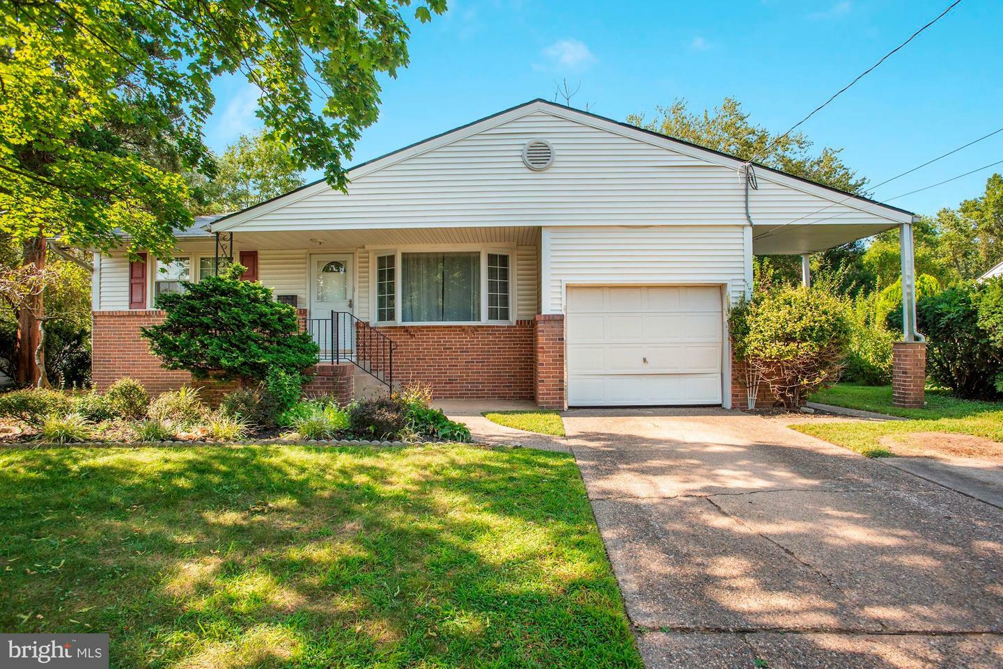 Property Photo: 994 Kingston Drive NJ 08034