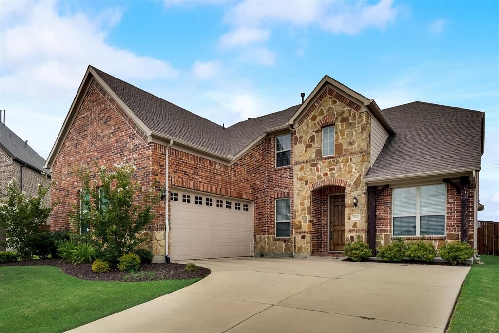 Property Photo:  687 Revalen Lane  TX 75036 