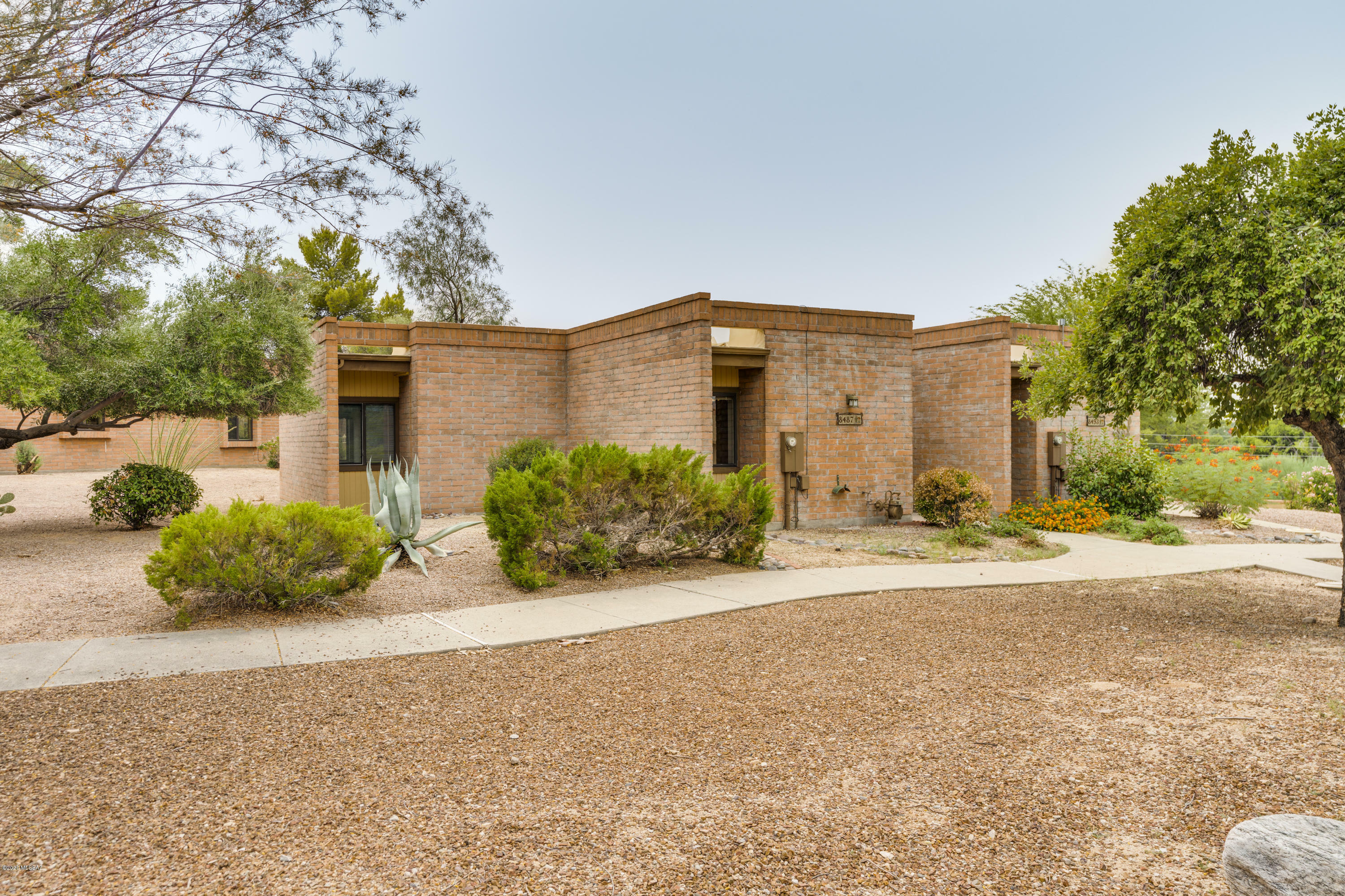 Property Photo:  8487 N Breezewood Place  AZ 85704 