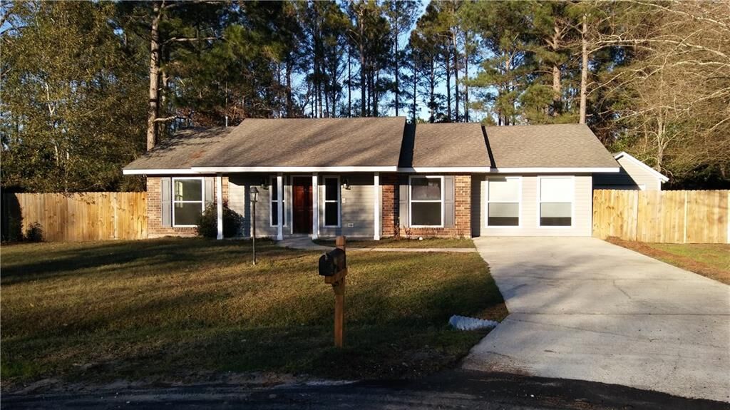 Property Photo: 107 St Anne Circle LA 70433