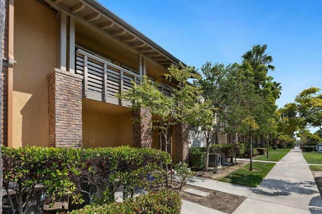 Property Photo:  1422 Windshore Way 41  CA 93035 