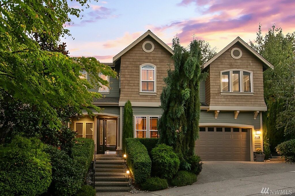 Property Photo:  391  Sky Country Way NW  WA 98027 