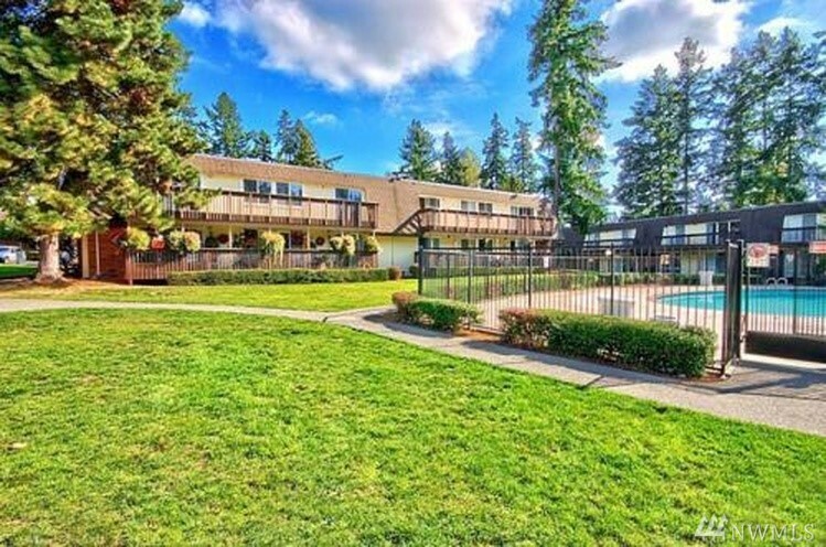 Property Photo:  15309 NE 13th Place 4308  WA 98007 