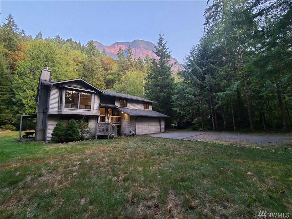 Property Photo:  44430 SE 78th Place  WA 98045 