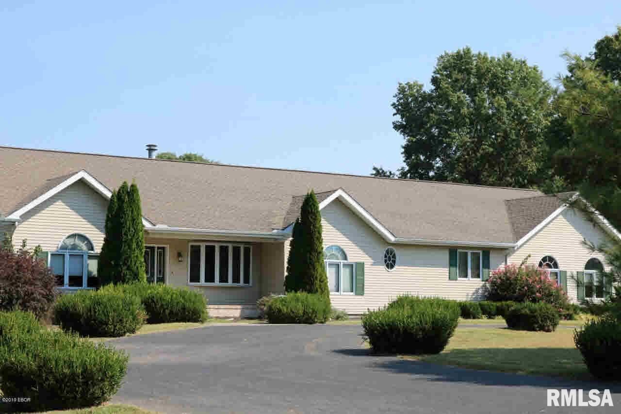 Property Photo: 1500 McCowen IL 62918