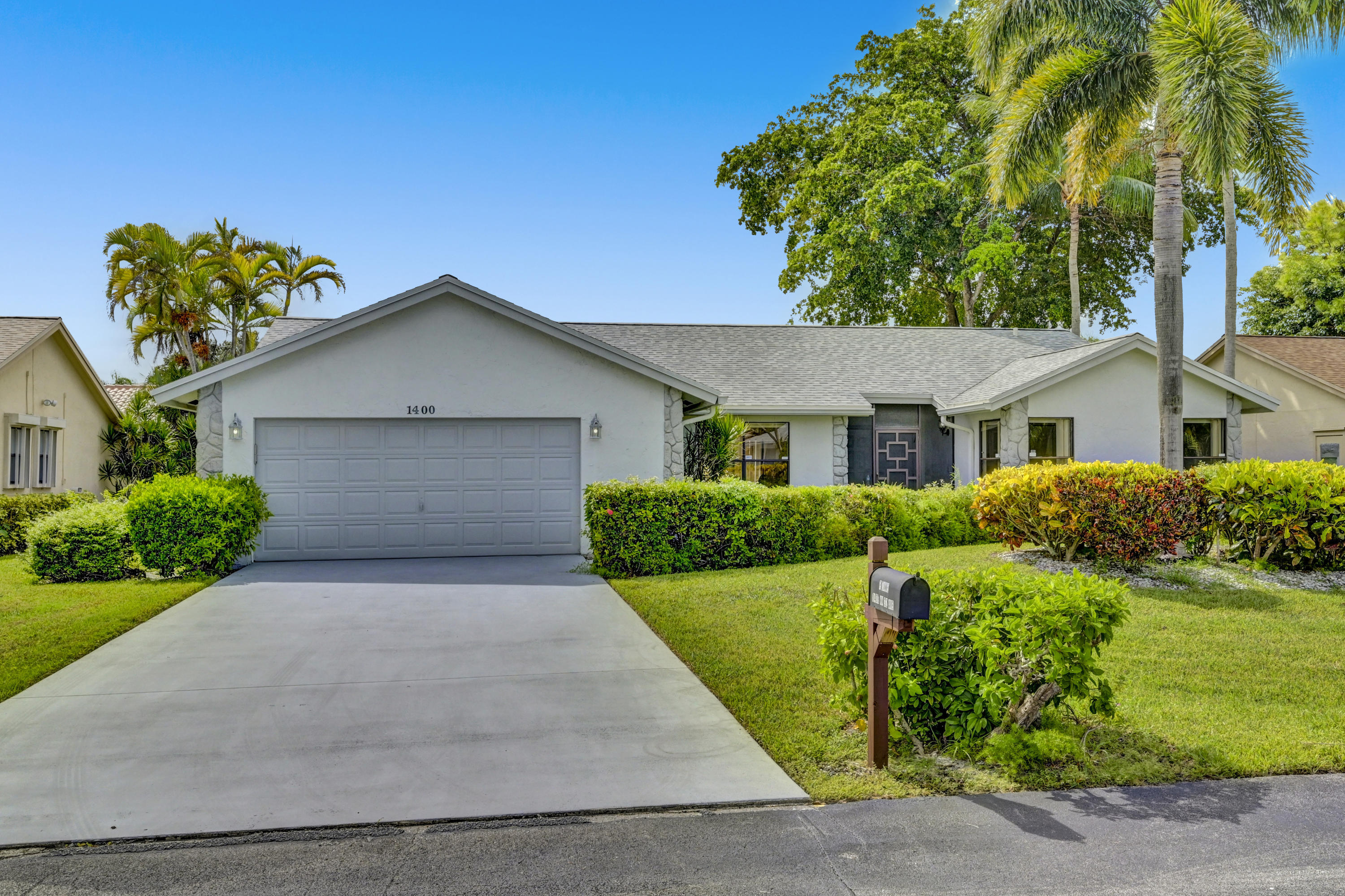 Property Photo: 1400 NW 32nd Avenue FL 33445