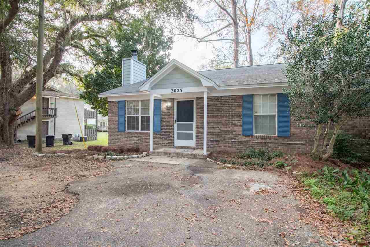 Property Photo:  3025 Oak Hammock Court A  FL 32301 