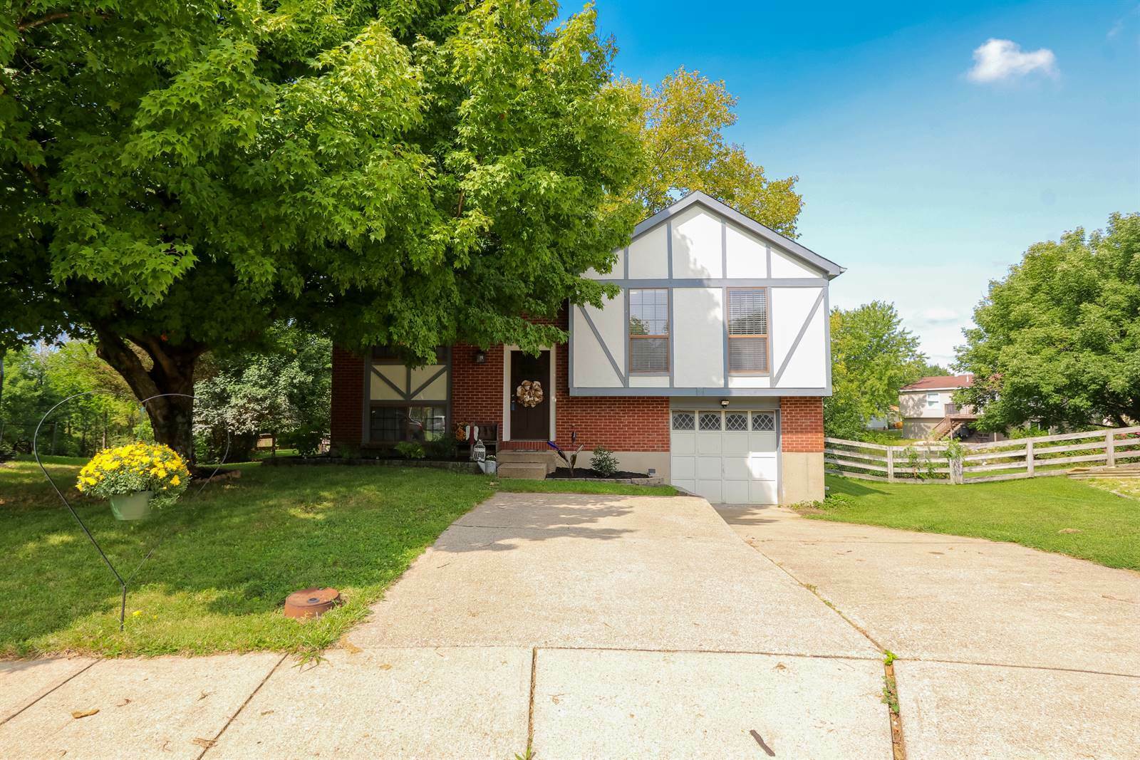 Property Photo: 1590 Hickory Hill Court KY 41042
