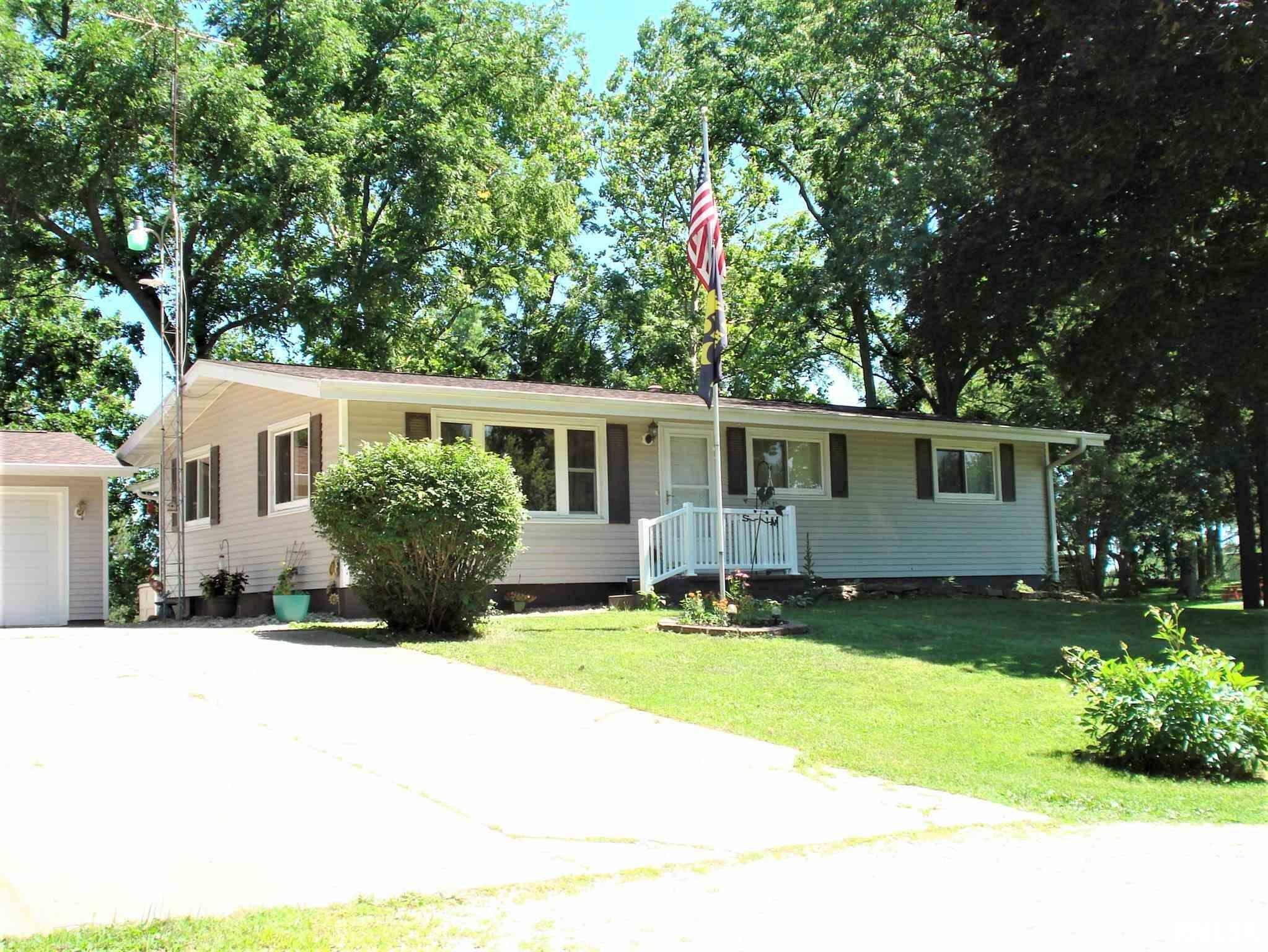 Property Photo: 1565 Draper IL 61417