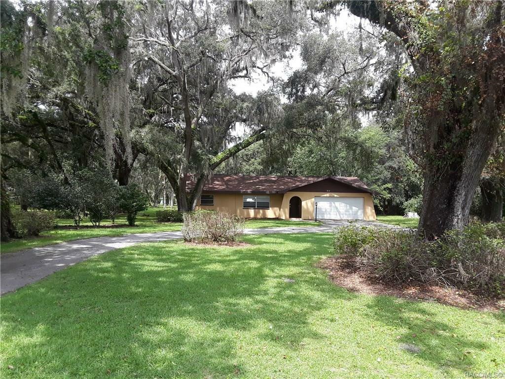 Property Photo:  8850 N Basswood Avenue  FL 34428 