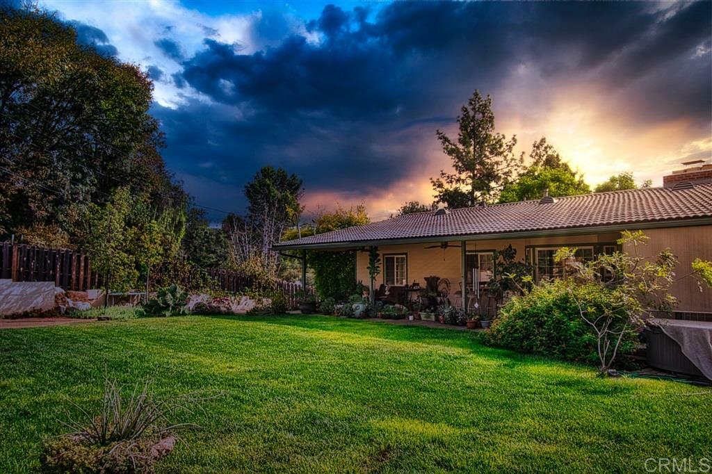 Property Photo: 11338 Pinehurst Dr CA 92040