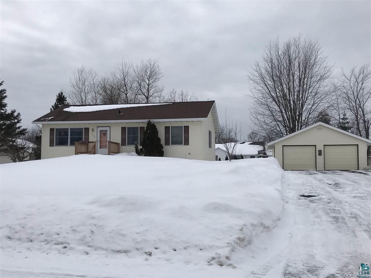 Property Photo: 403 Heather Ave MN 55720