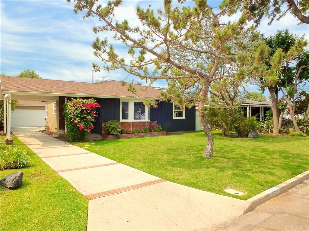 Property Photo: 4539 Whitewood Avenue CA 90808
