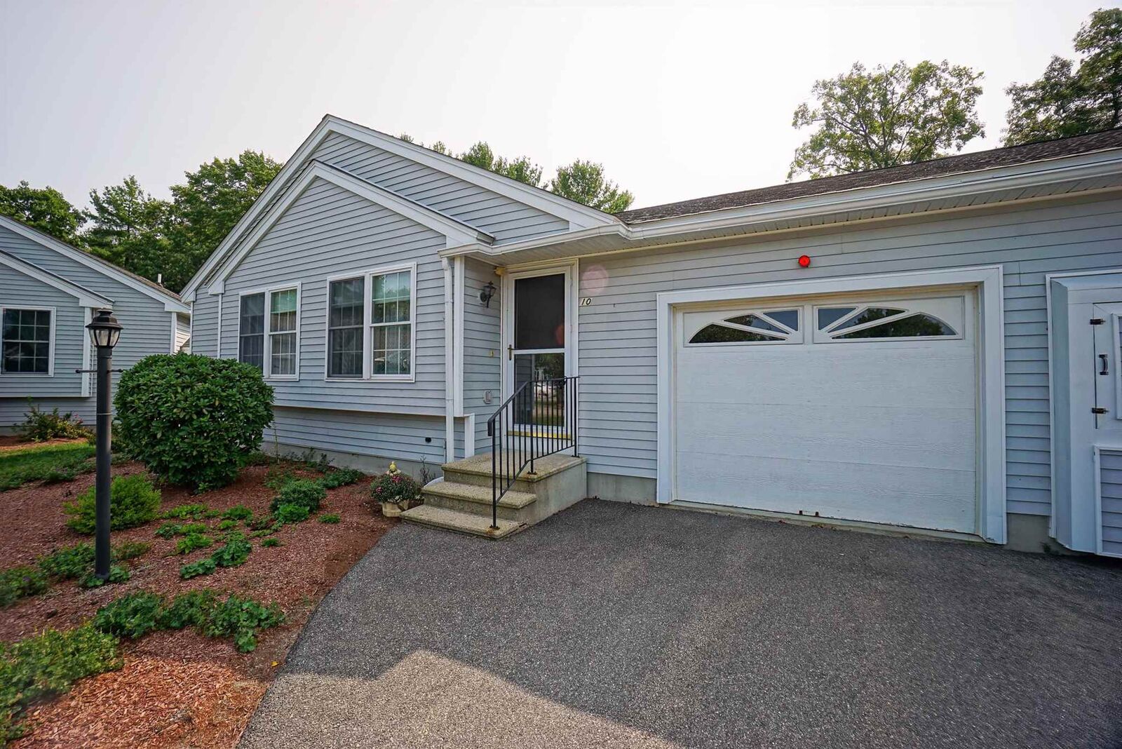 Property Photo: 10 Rainbow Drive NH 03053