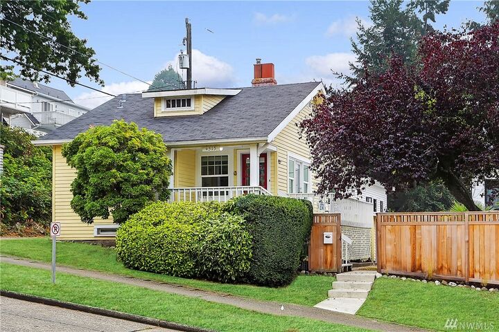 4515 SW Alaska Street  Seattle WA 98116 photo