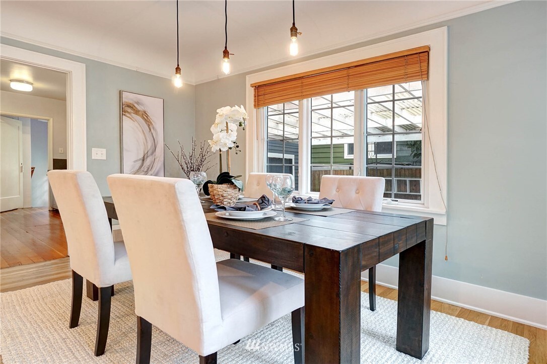 Property Photo: 3032 Walnut Avenue SW WA 98116