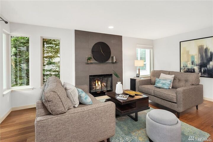 Property Photo:  2145 Dexter Ave N 205  WA 98109 