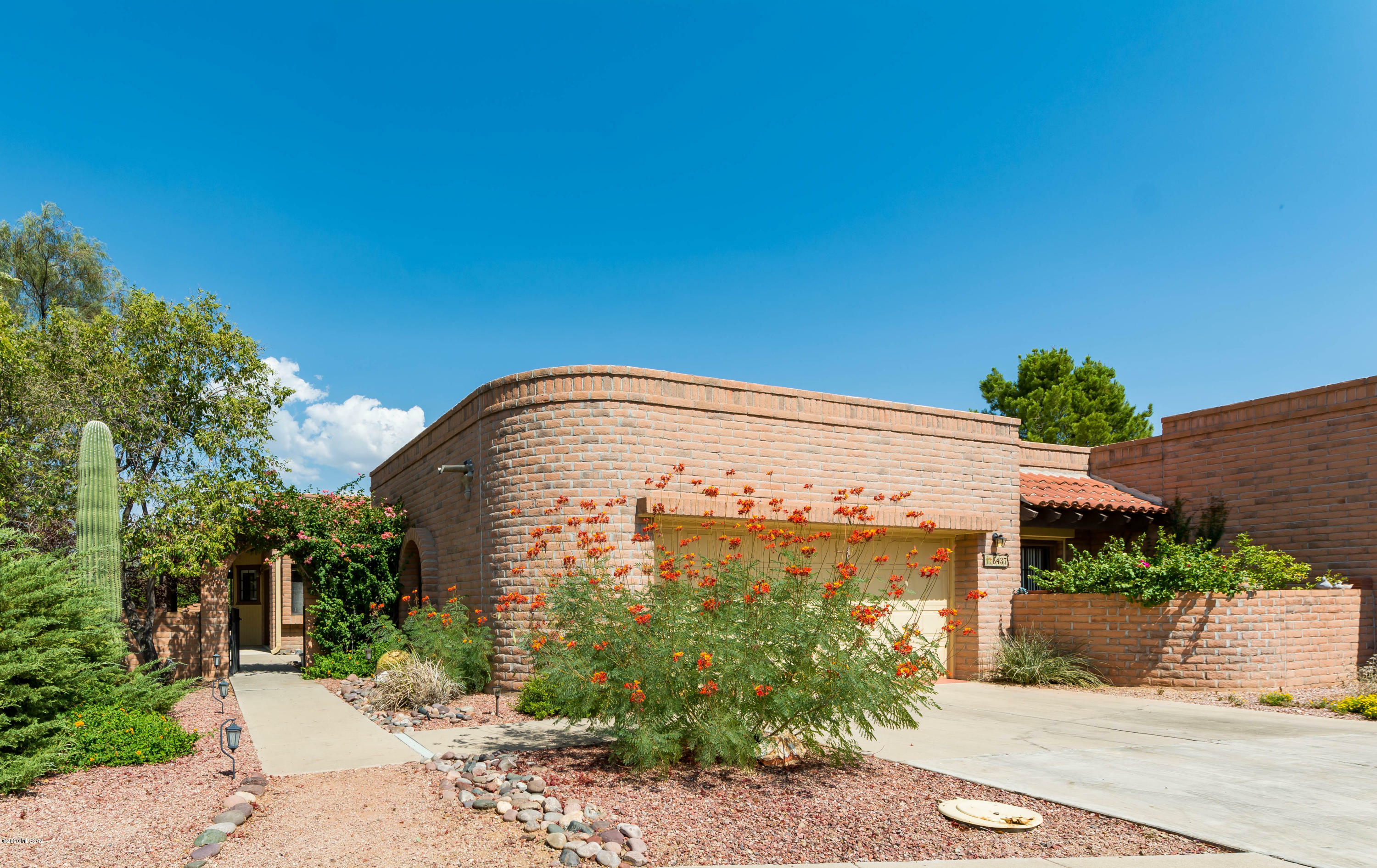 Property Photo:  8437 N Coral Ridge Loop  AZ 85704 