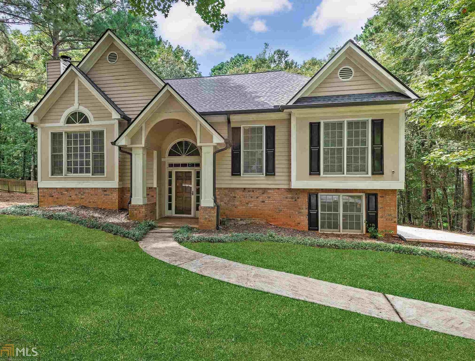 Property Photo:  2112 Fair Ridge Ct  GA 30236 