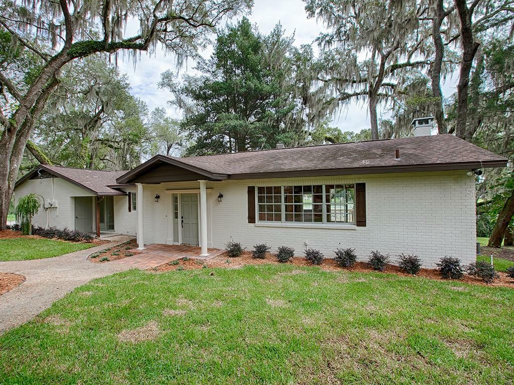 Property Photo:  38740 Lakeview Drive  FL 32159 