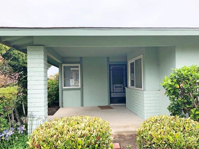 Property Photo:  265 E Fiesta Green  CA 93041 