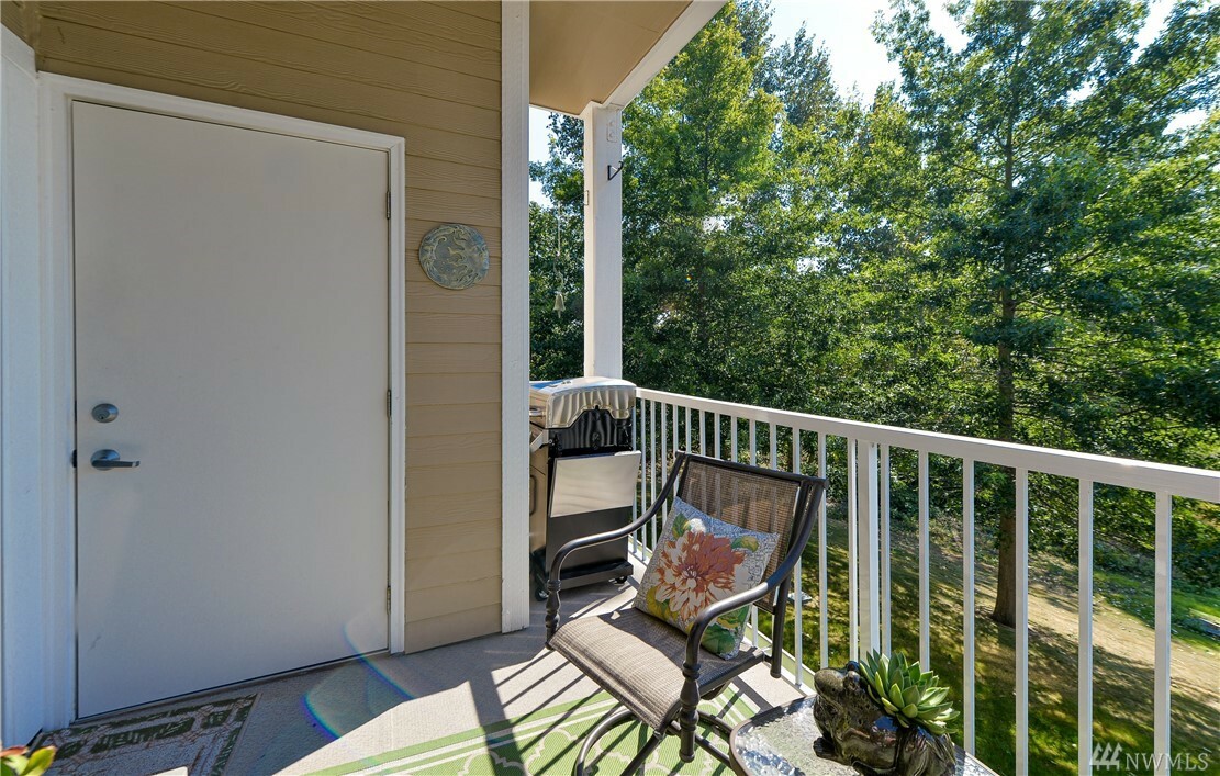 Property Photo:  4618 Celia Wy 202  WA 98226 