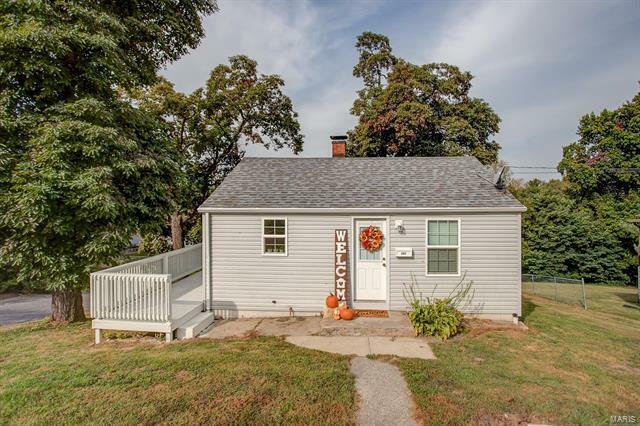 Property Photo: 201 Cardot Street 62024