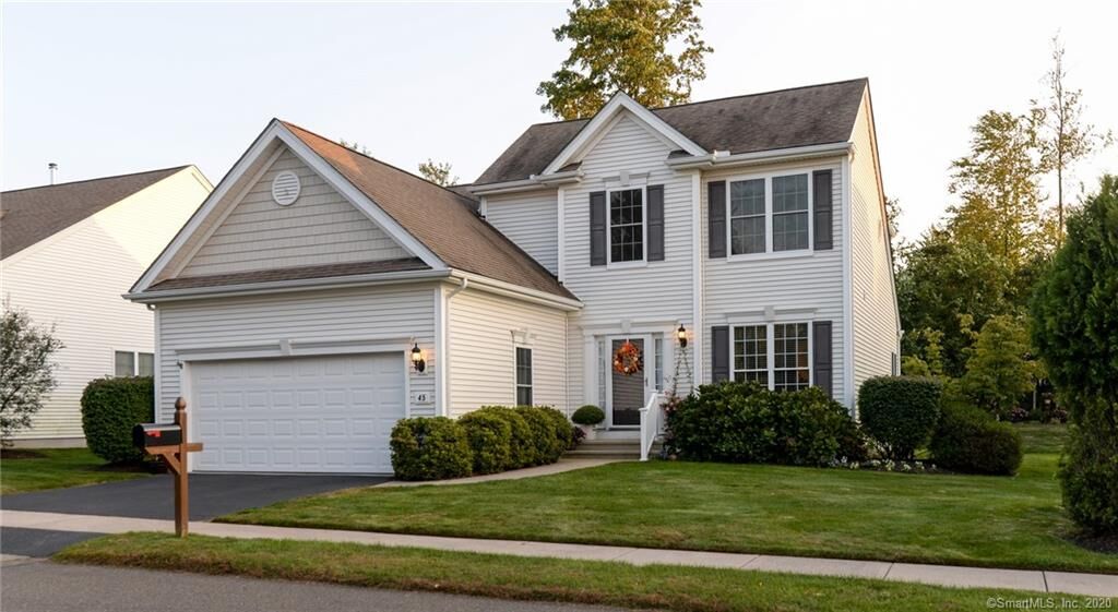 Property Photo: 45 Bramble Way CT 06410