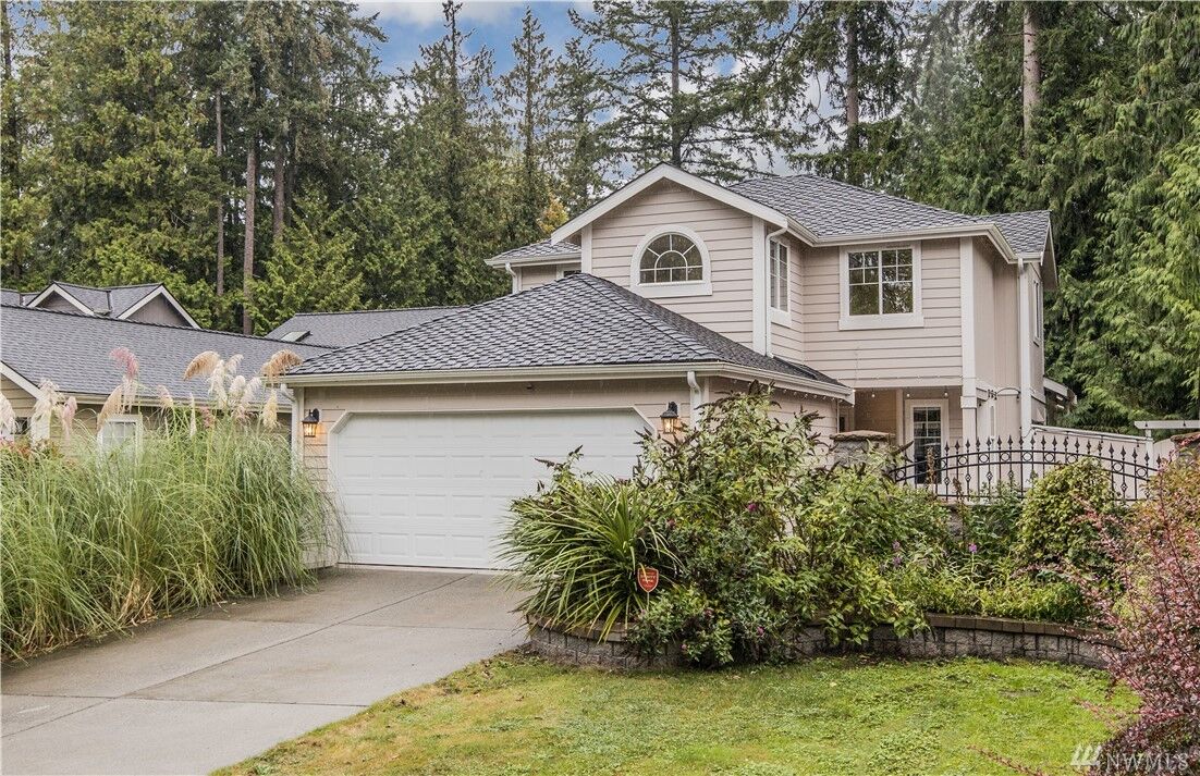 Property Photo:  109 83rd Ave SE  WA 98258 