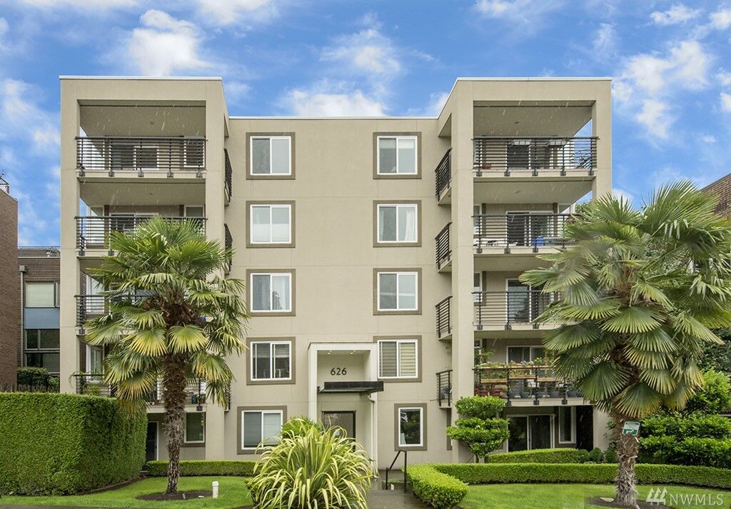 Property Photo:  626 4th Ave W 305  WA 98119 