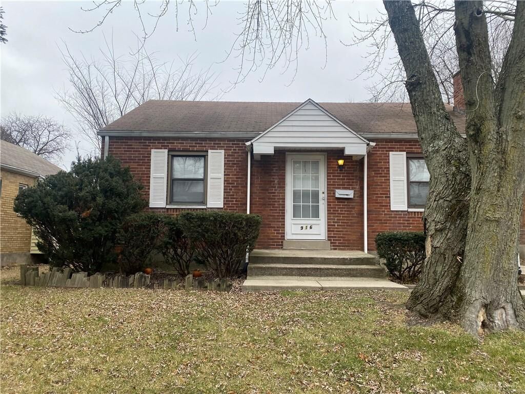 Property Photo: 916 Wilmington Avenue OH 45420