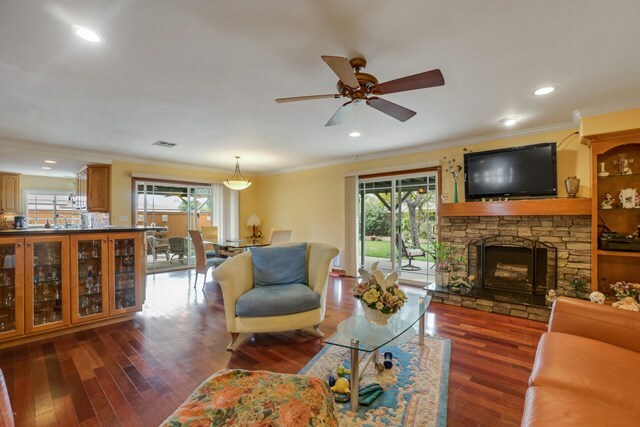 Property Photo:  2717 Loraine Place  CA 93065 