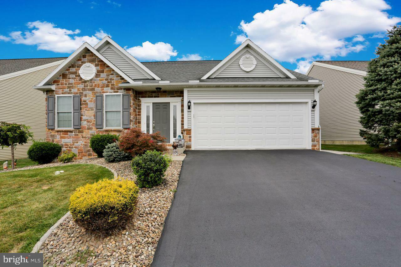 Property Photo: 405 Leland Way PA 19610