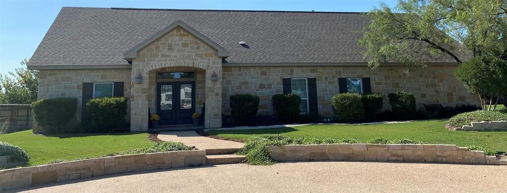 Property Photo: 708 Williams Street TX 76430