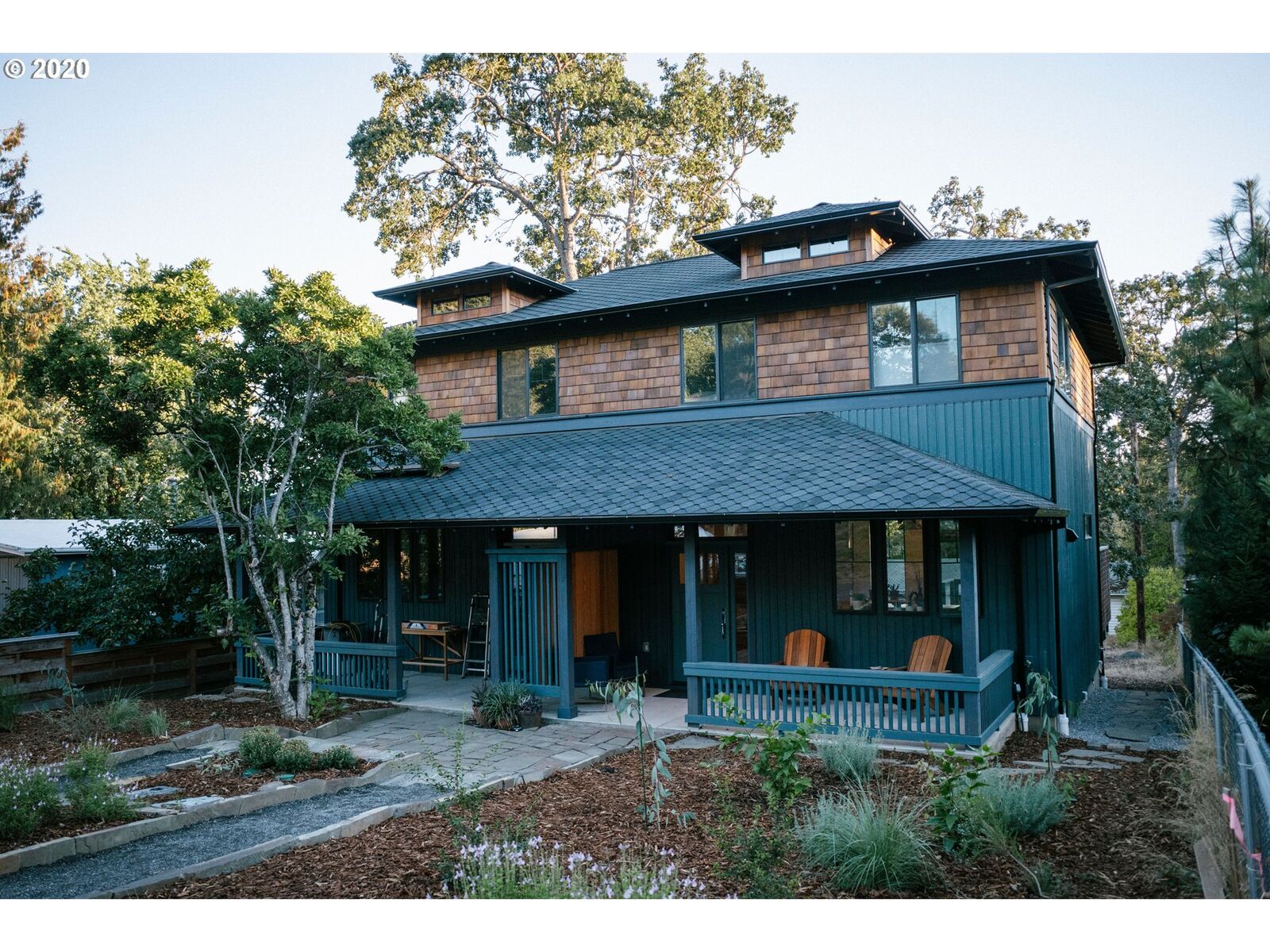 Property Photo: 451 SE Wyers St WA 98672