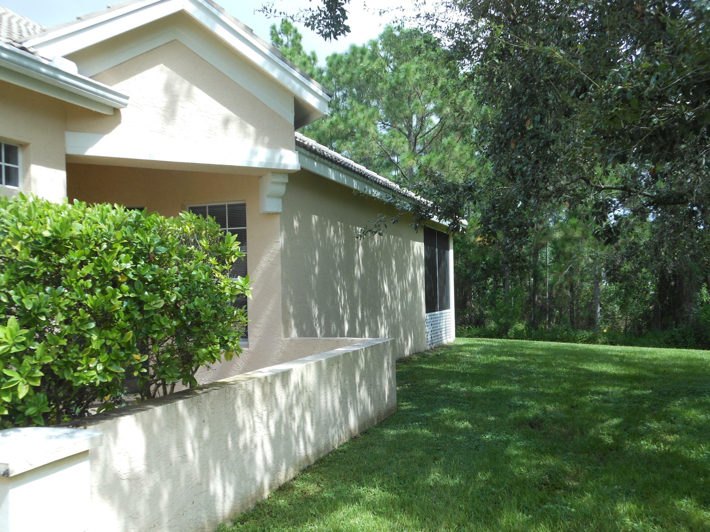 Property Photo:  677 SW Andros Circle  FL 34986 