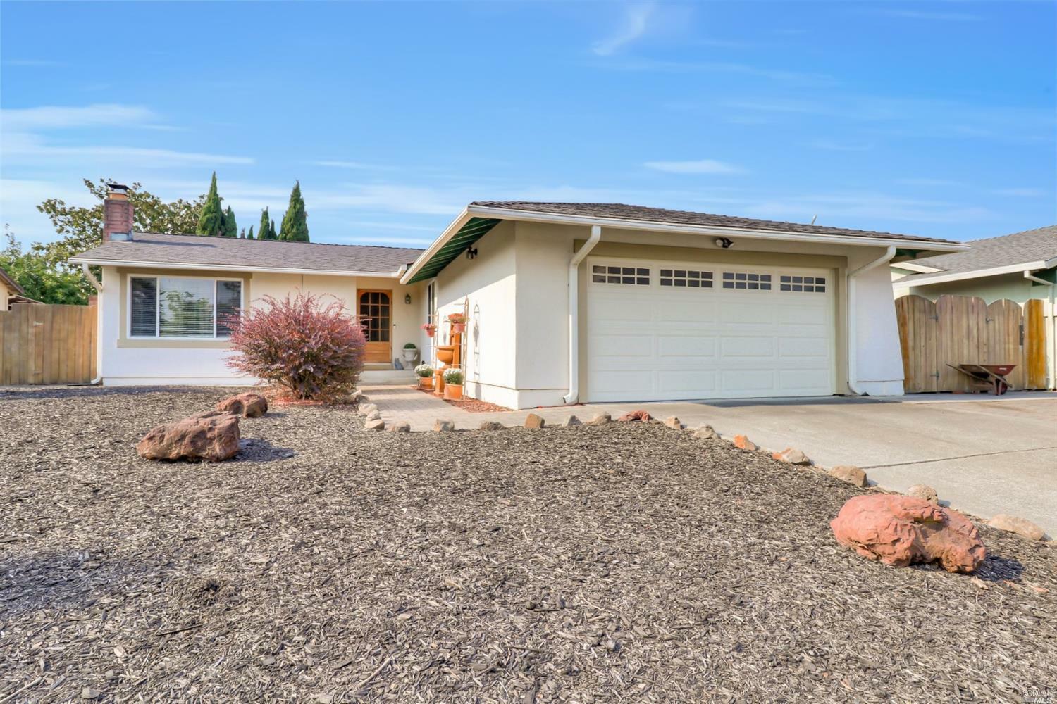 Property Photo:  844 Cottage Court  CA 94954 