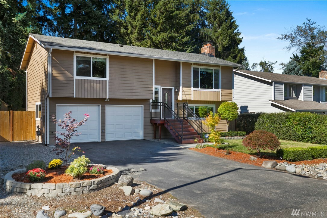 Property Photo: 12526 47th Dr SE WA 98208