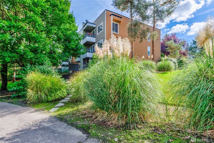 732 Kirkland Cir D 102  Kirkland WA 98033 photo