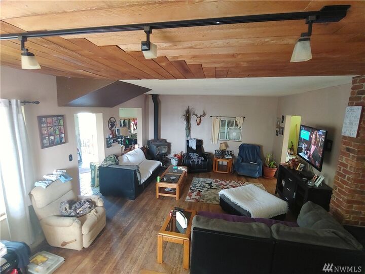 Property Photo:  908 N Jeffries  WA 98520 