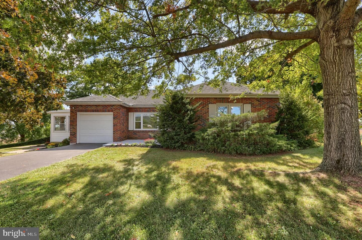 Property Photo: 267 W Main Street PA 17026