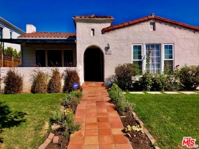 Property Photo:  622 N Vista St  CA 90036 