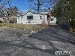 221 King Road  Rocky Point NY 11778 photo