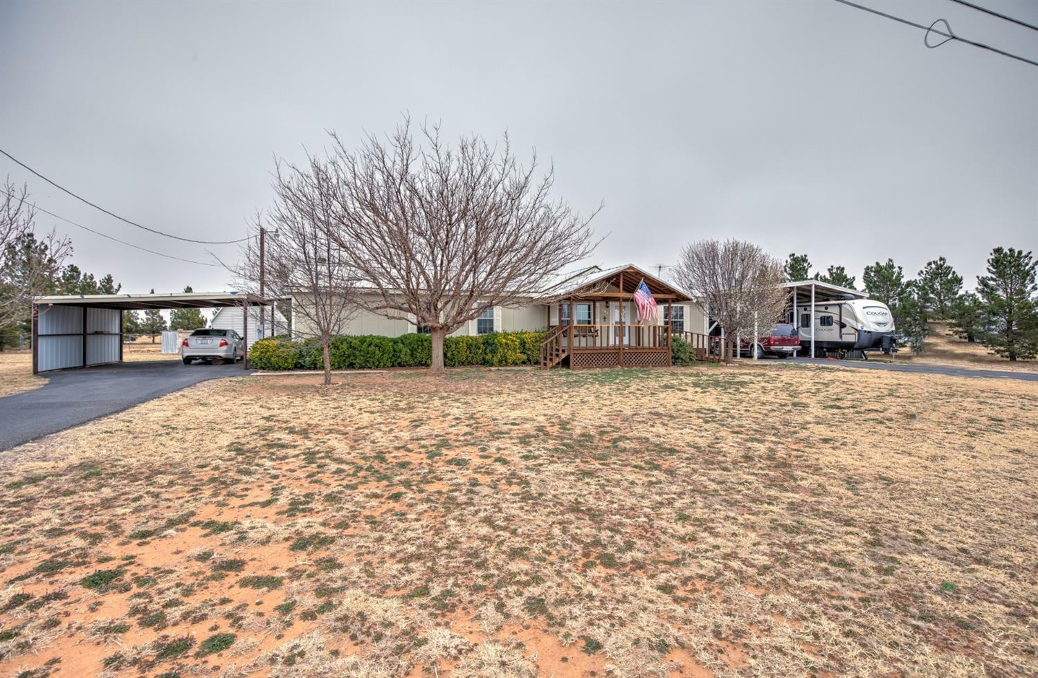 Property Photo:  706 N County Road 1600  TX 79416 